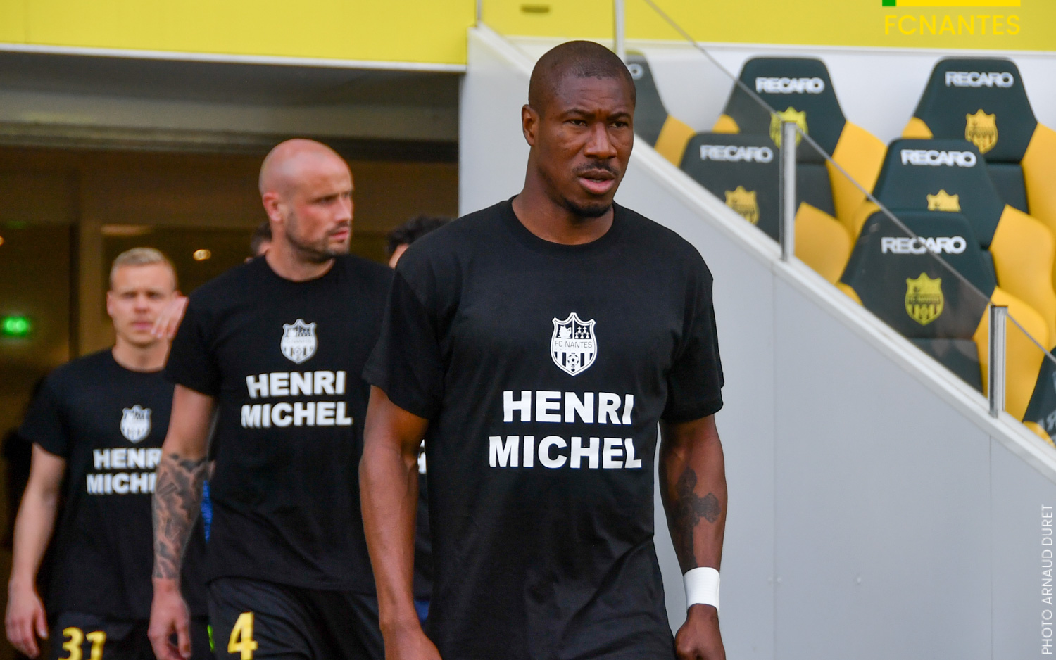 Nantes : un maillot noir en hommage à Henri Michel