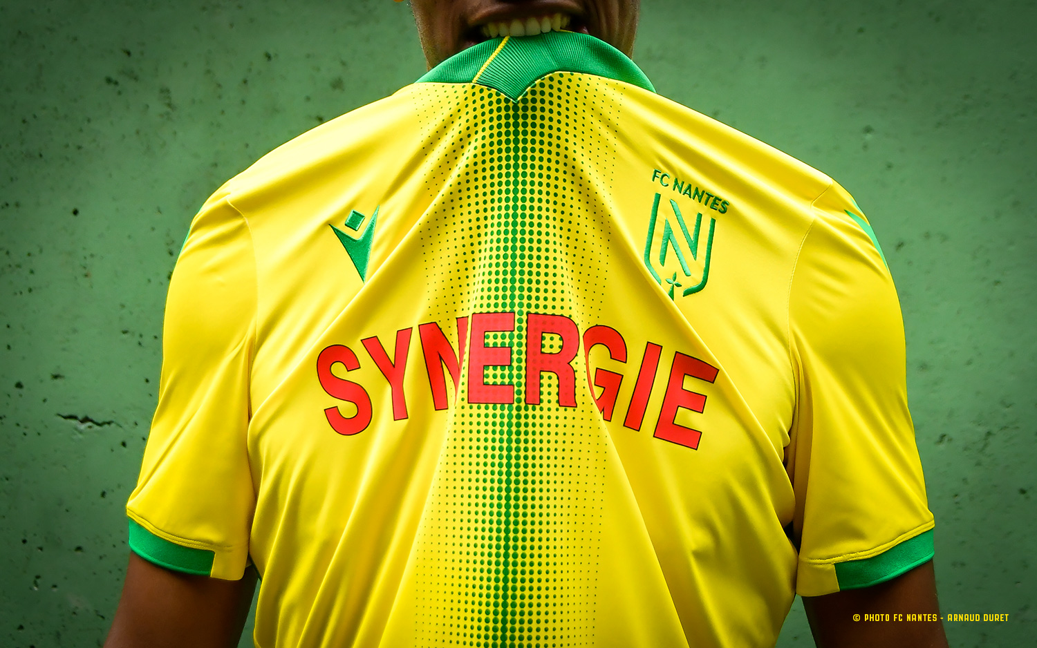 MAILLOT DE FOOTBALL REPLICA SUPPORTER FC NANTES ENFANT Domicile 25 26 Jaune Vert