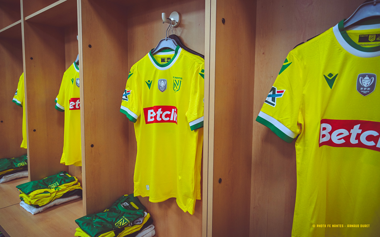 Maillot stages football JEAN VINCENT F.C NANTES ADIDAS jaune shirt jersey S