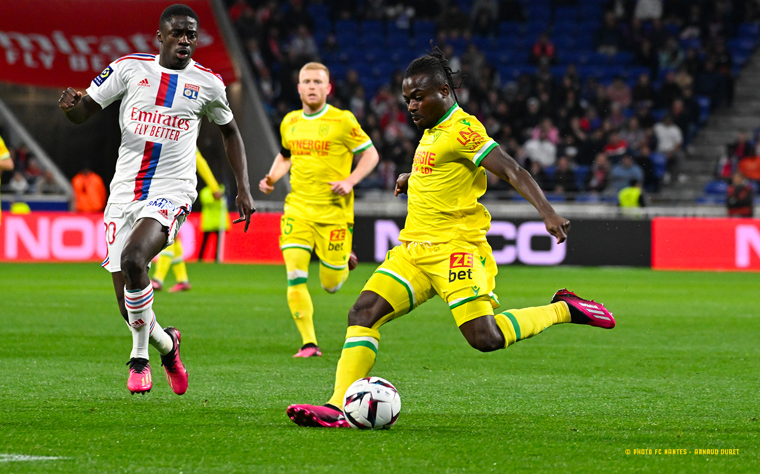 Écharpe De Foot Lyon (OL) / Nantes (FCN) – Saison 2021-2022 – 37e Journée L1 – État Neuf