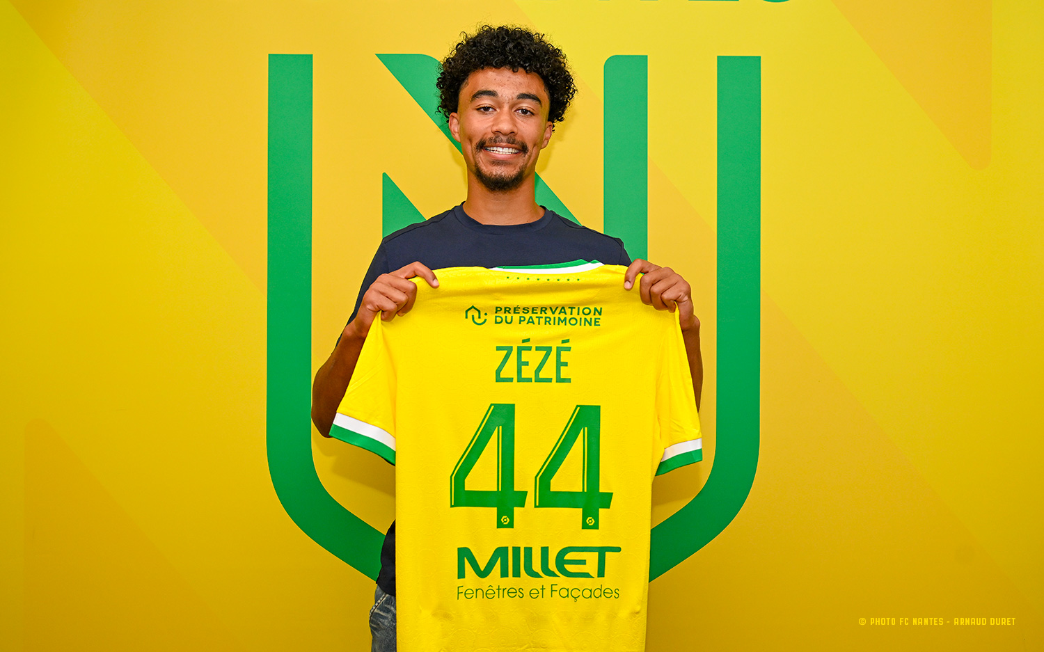 FC Nantes | Club - Nathan Zézé signe professionnel