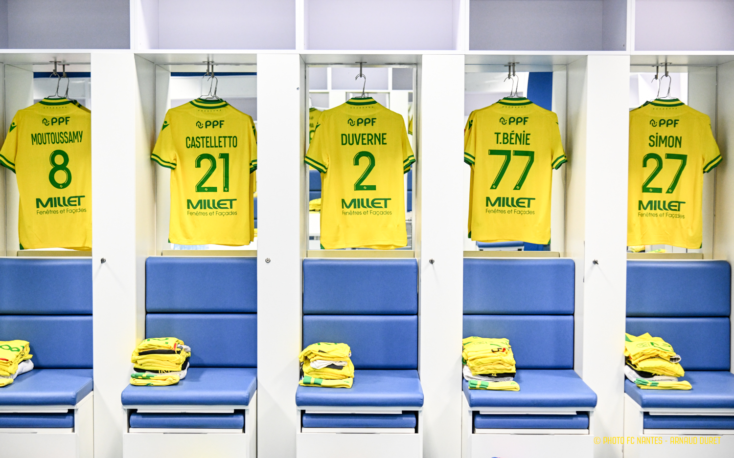Sweat à Capuche Nantais Supporter Football - Cadeau Fan FC Nantes