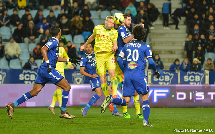 Kolbeinn sigthorsson à la lutte dans les airs