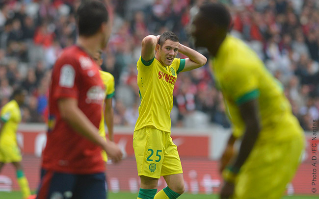 Jordan Veretout est déçu : sa frappe a trouvé le poteau