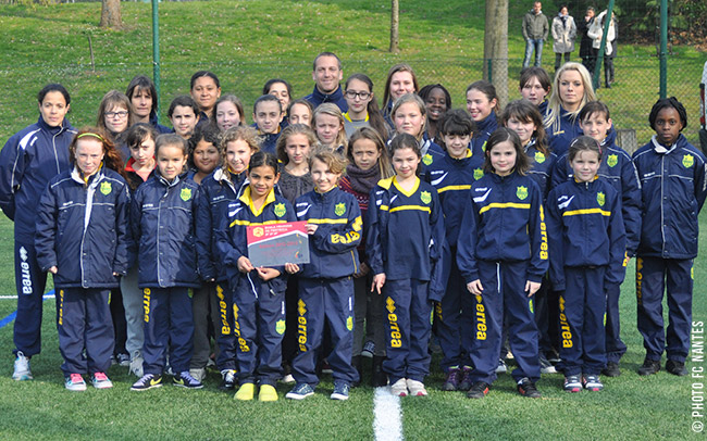 La section féminine de l'Ecole de Foot Féminine du FC Nantes récompensée du Label FFF